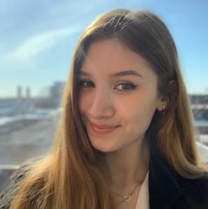 Meet your Posher, Alexandra